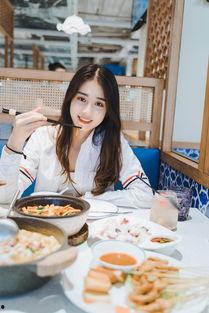 娱乐吃瓜酱娜娜摆摊,娱乐吃瓜酱的市井生活